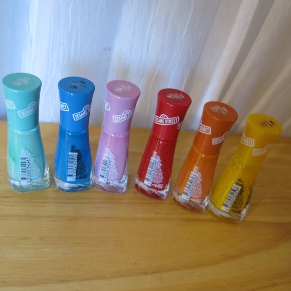 Sally Hansen Insta-Dri Sesame Street Set of 6 New Nail Polish - Picture 5 of 5